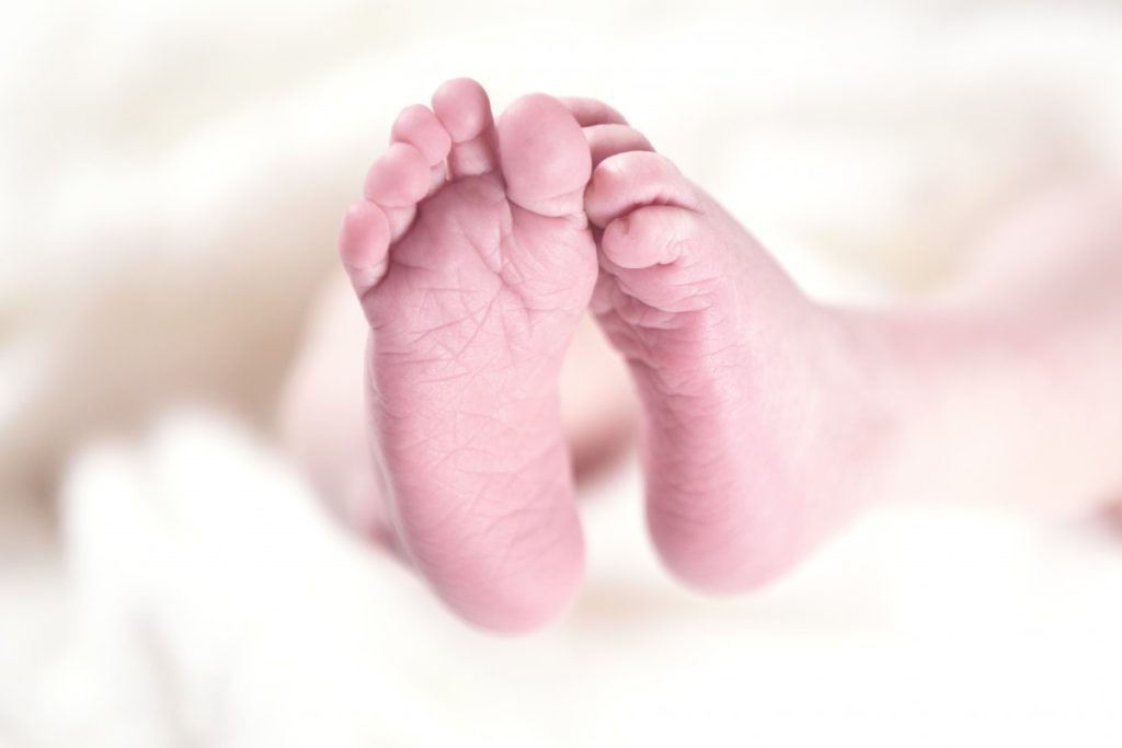baby ten small newborn feet child 1344990 1